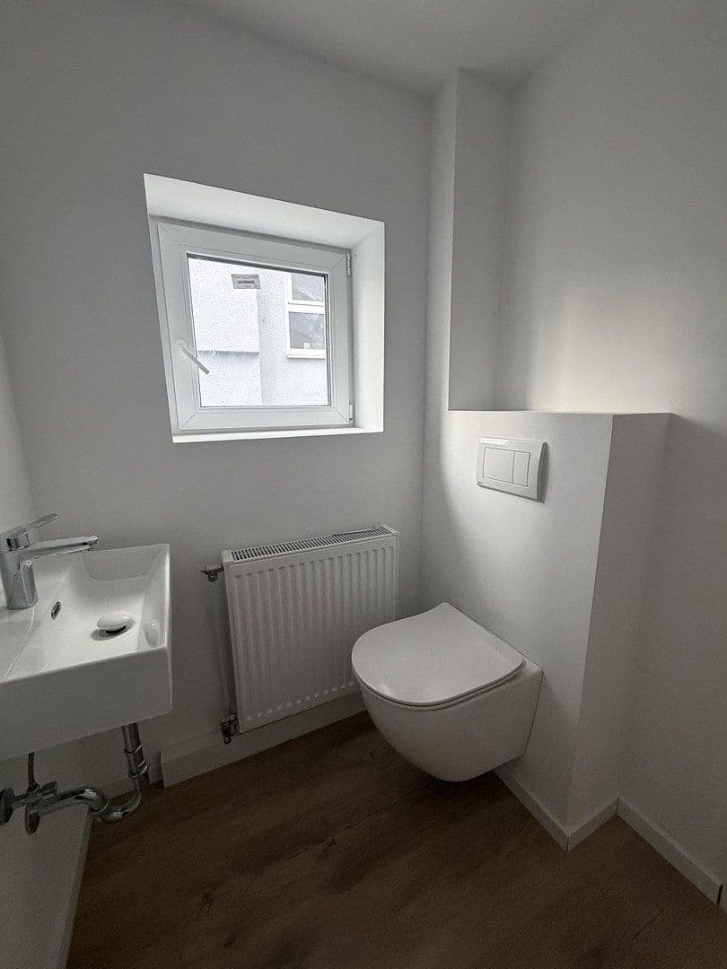 Predaj domu 115 m², pozemek 500 m², Untere Hauptstraße 17, Herxheim bei Landau/Pfalz, Porýnie-Falcko Predaj domu 115 m², pozemek 500 m², Untere Hauptstraße 17, Herxheim bei Landau/Pfalz, Porýnie-Falcko