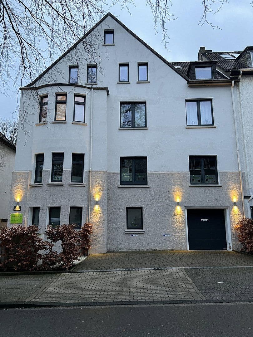 Prenájom bytu 1-izbový 72 m², Schubertstr. 27, Essen, Severné Porýnie - Westfálsko Prenájom bytu 1-izbový 72 m², Schubertstr. 27, Essen, Severné Porýnie - Westfálsko