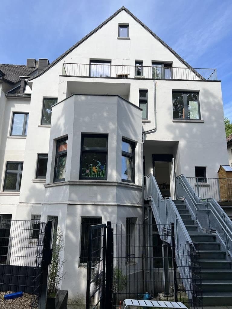 Prenájom bytu 1-izbový 72 m², Schubertstr. 27, Essen, Severné Porýnie - Westfálsko Prenájom bytu 1-izbový 72 m², Schubertstr. 27, Essen, Severné Porýnie - Westfálsko