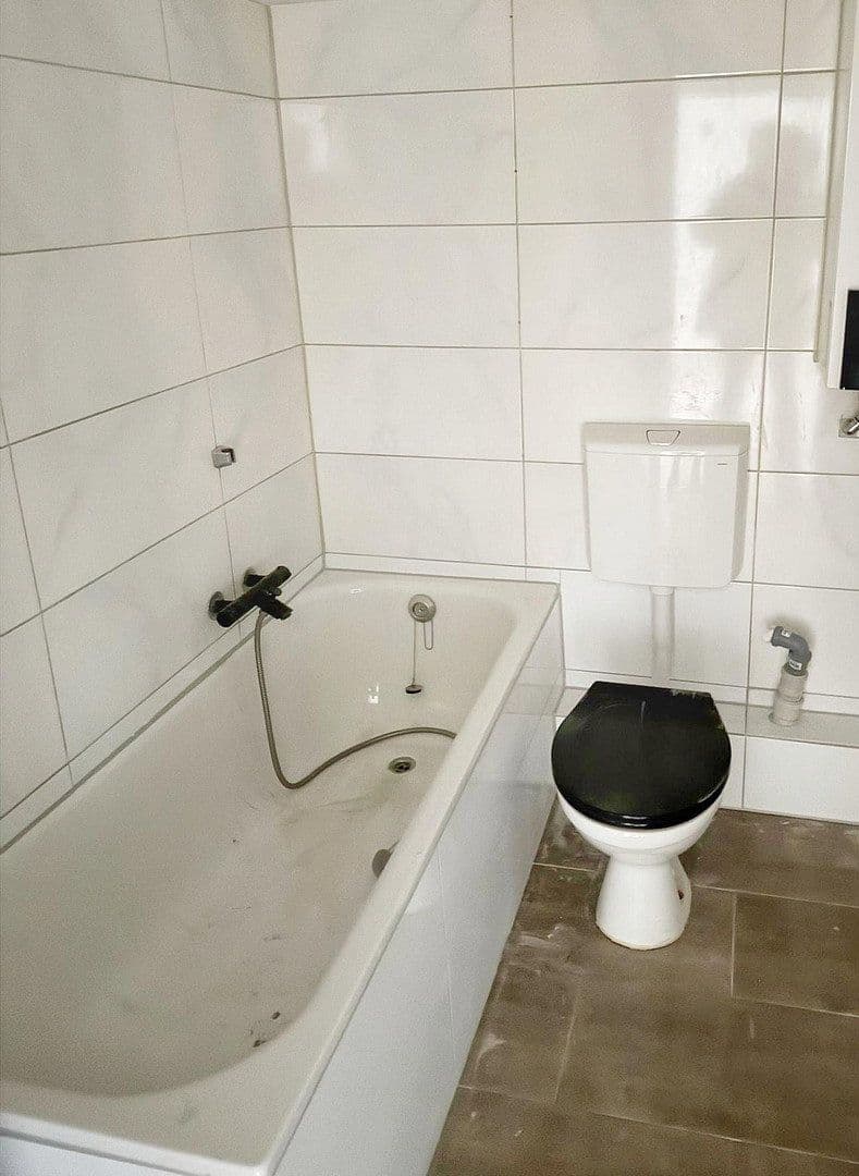 Prenájom bytu 3-izbový 76 m², Cranger Str. 210a, Gelsenkirchen, Severné Porýnie - Westfálsko Prenájom bytu 3-izbový 76 m², Cranger Str. 210a, Gelsenkirchen, Severné Porýnie - Westfálsko