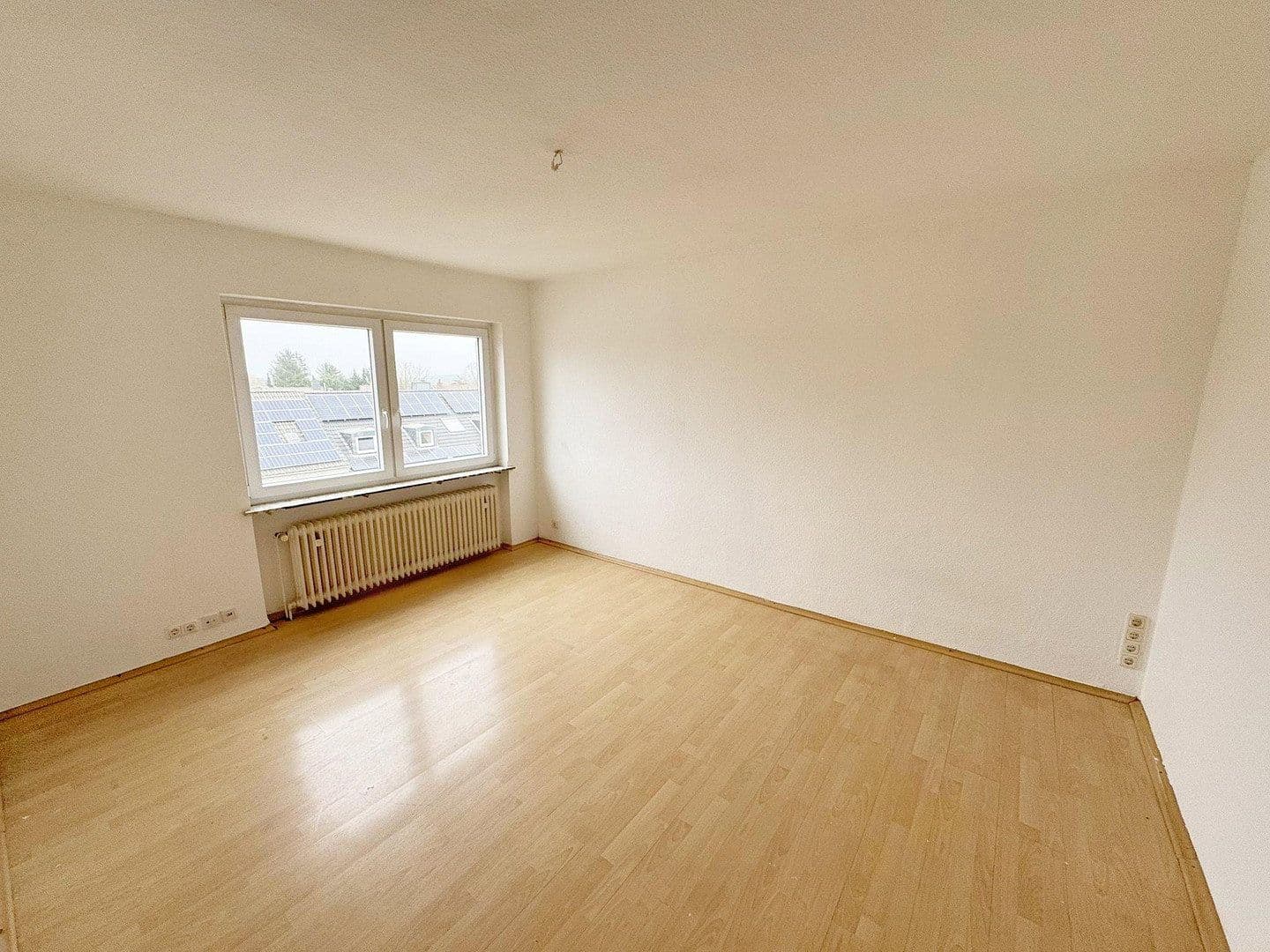 Prenájom bytu 3-izbový 76 m², Cranger Str. 210a, Gelsenkirchen, Severné Porýnie - Westfálsko Prenájom bytu 3-izbový 76 m², Cranger Str. 210a, Gelsenkirchen, Severné Porýnie - Westfálsko