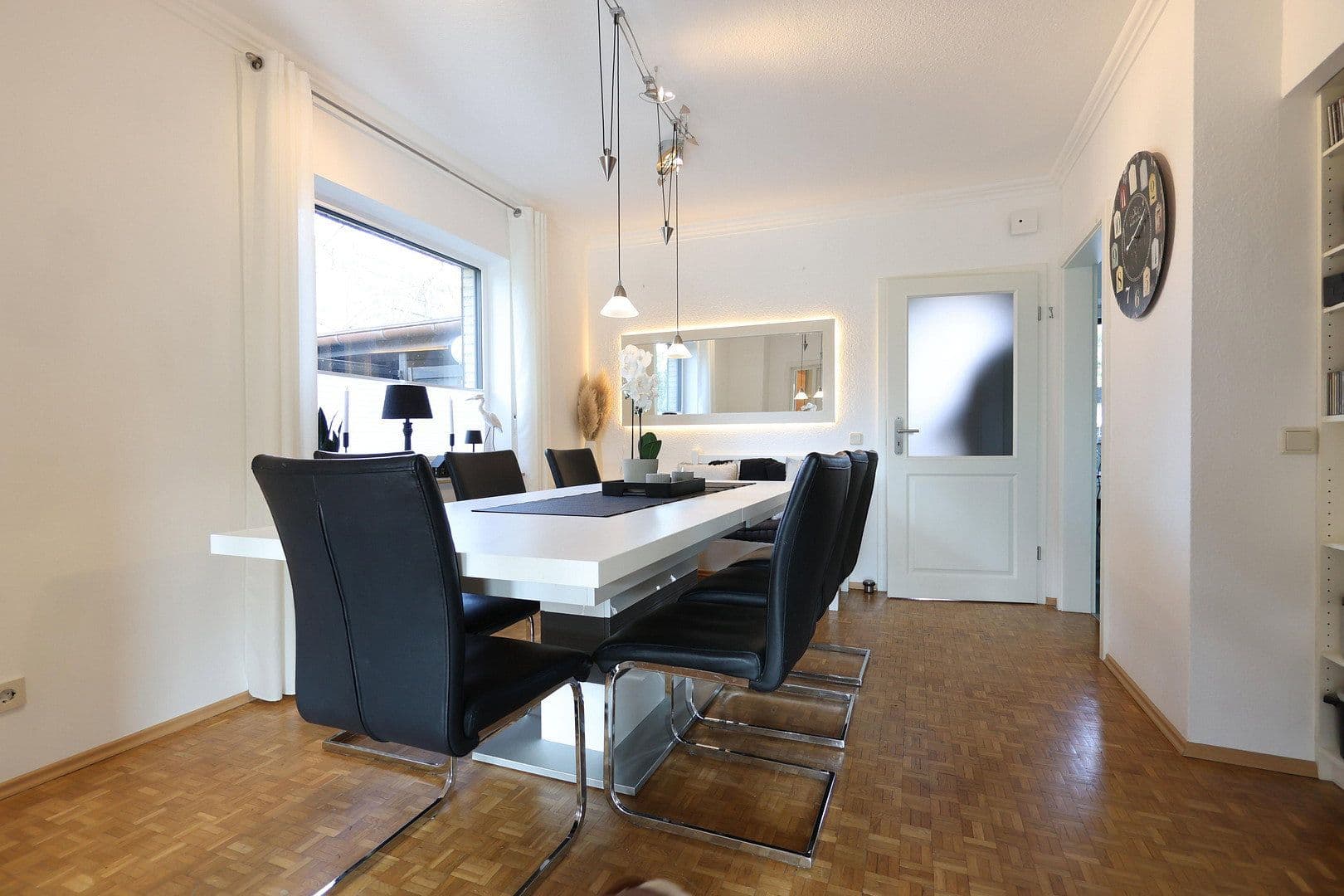 Predaj domu 149 m², pozemek 406 m², Hamburg, Hamburg Predaj domu 149 m², pozemek 406 m², Hamburg, Hamburg