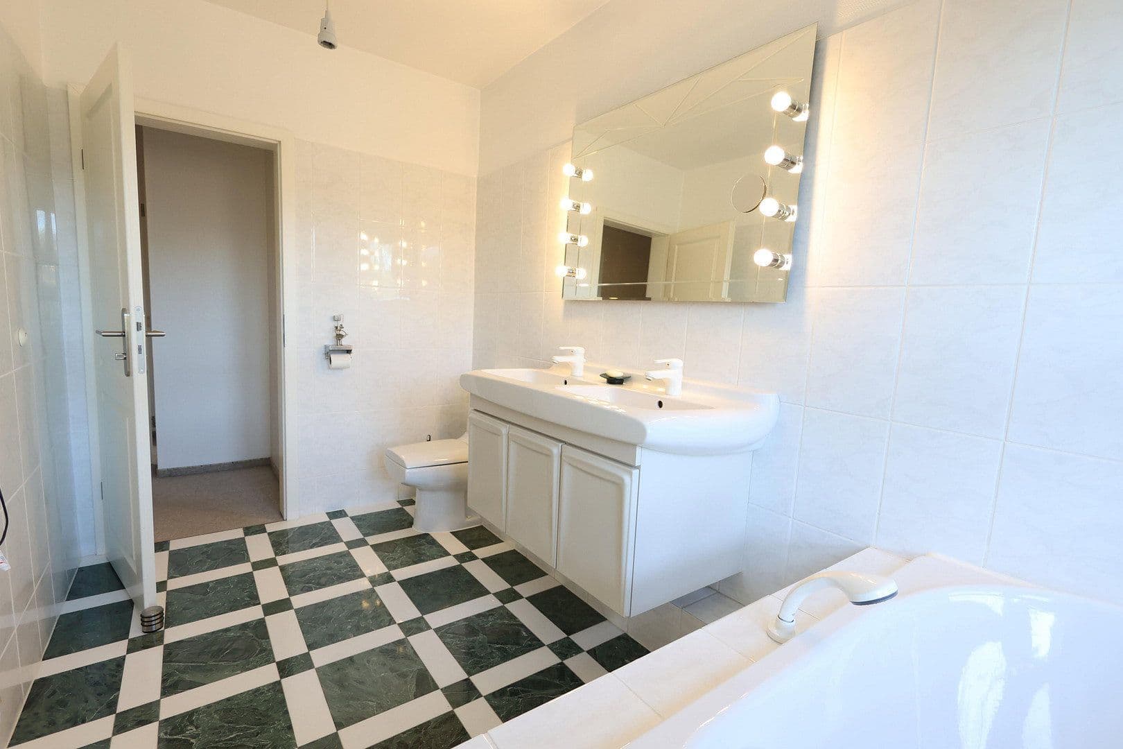 Predaj domu 149 m², pozemek 406 m², Hamburg, Hamburg Predaj domu 149 m², pozemek 406 m², Hamburg, Hamburg