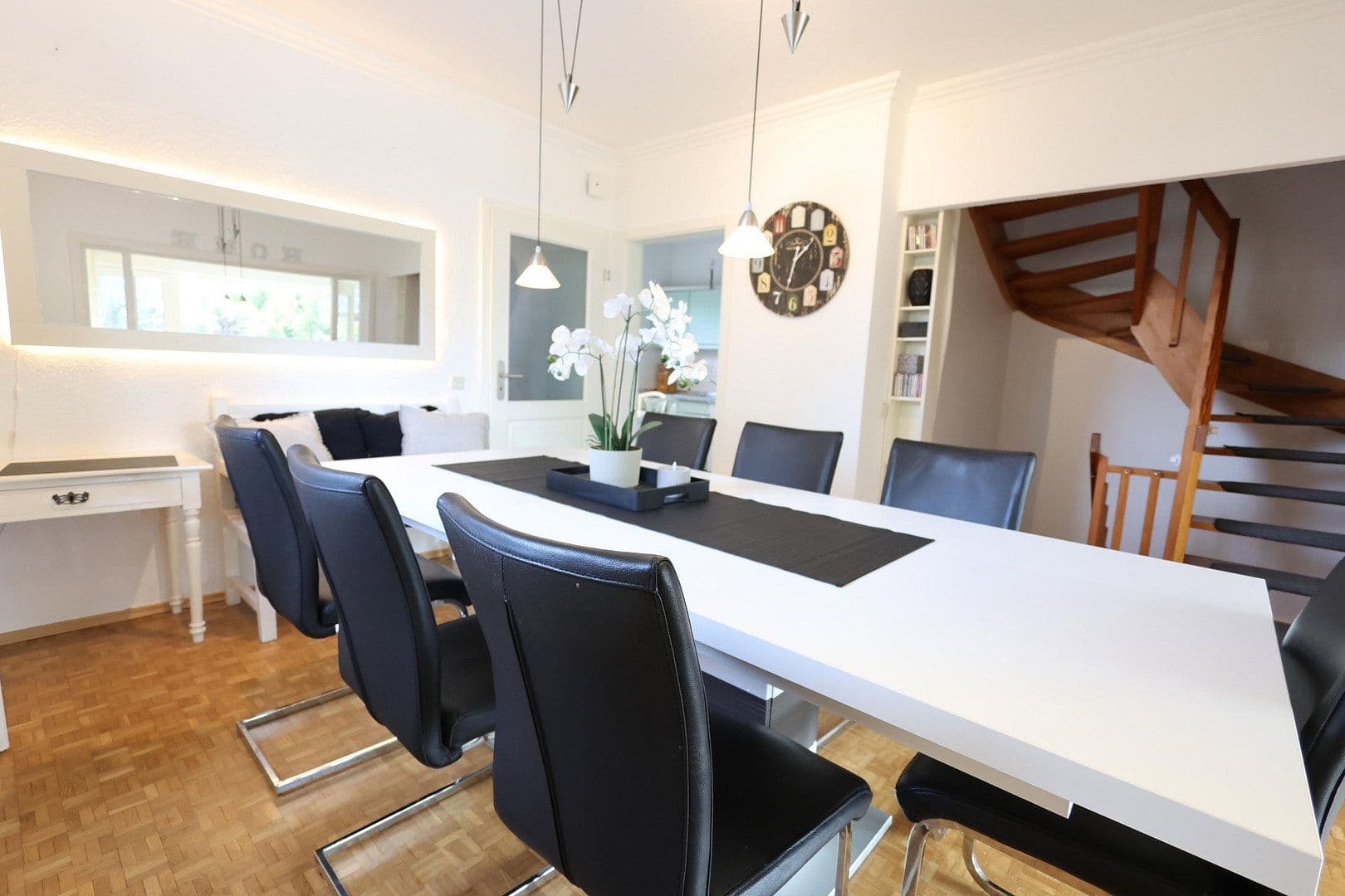 Predaj domu 149 m², pozemek 406 m², Hamburg, Hamburg Predaj domu 149 m², pozemek 406 m², Hamburg, Hamburg