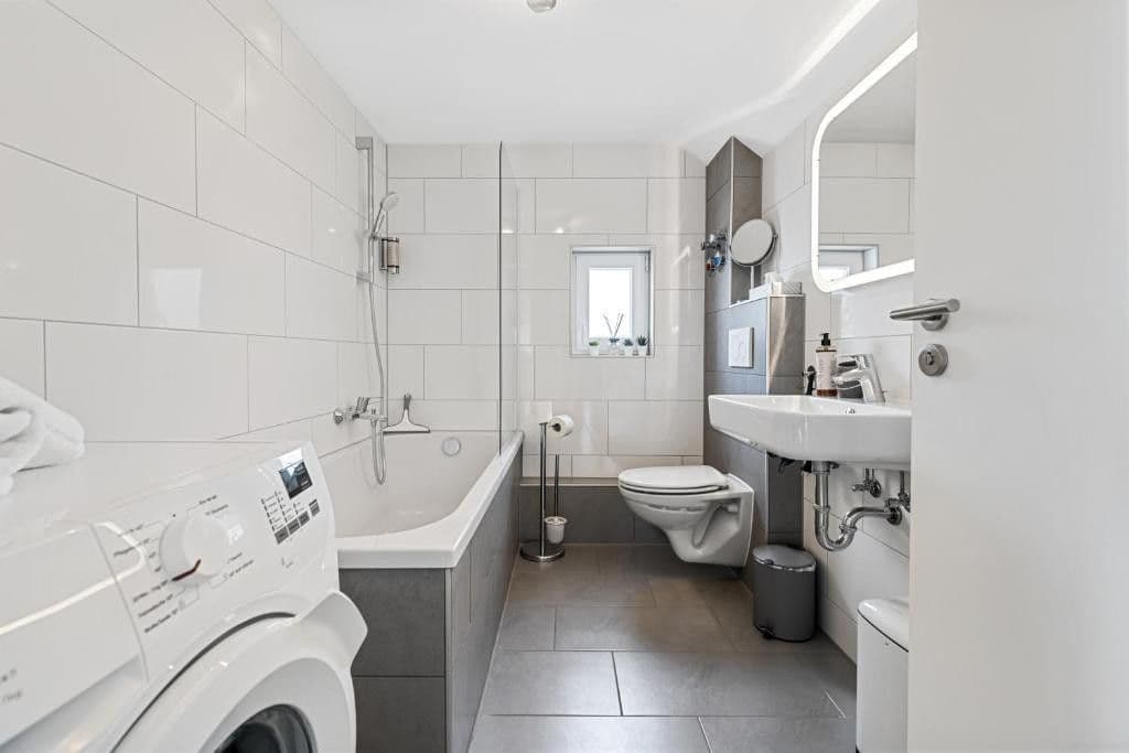 Predaj domu 250 m², pozemek 346 m², Herzogenaurach, Bavorsko Predaj domu 250 m², pozemek 346 m², Herzogenaurach, Bavorsko