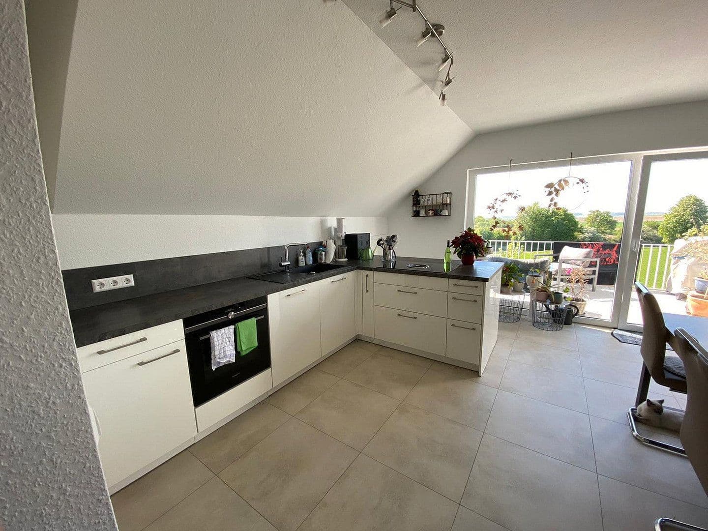 Prenájom bytu 3-izbový 115 m², Erhard Schnepf Straße 2, Bad Wimpfen, Bádensko-Wurttembersko Prenájom bytu 3-izbový 115 m², Erhard Schnepf Straße 2, Bad Wimpfen, Bádensko-Wurttembersko