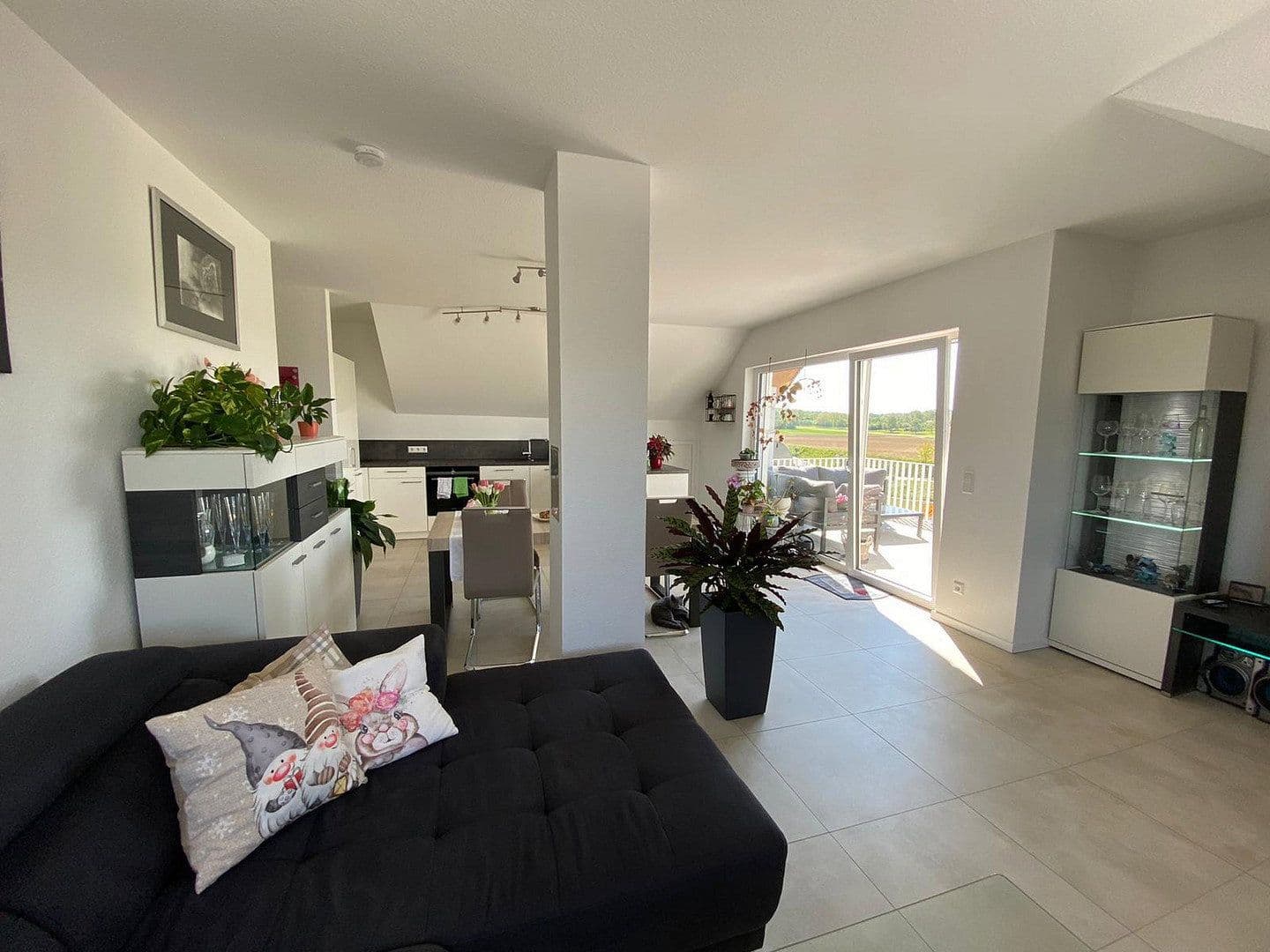 Prenájom bytu 3-izbový 115 m², Erhard Schnepf Straße 2, Bad Wimpfen, Bádensko-Wurttembersko Prenájom bytu 3-izbový 115 m², Erhard Schnepf Straße 2, Bad Wimpfen, Bádensko-Wurttembersko