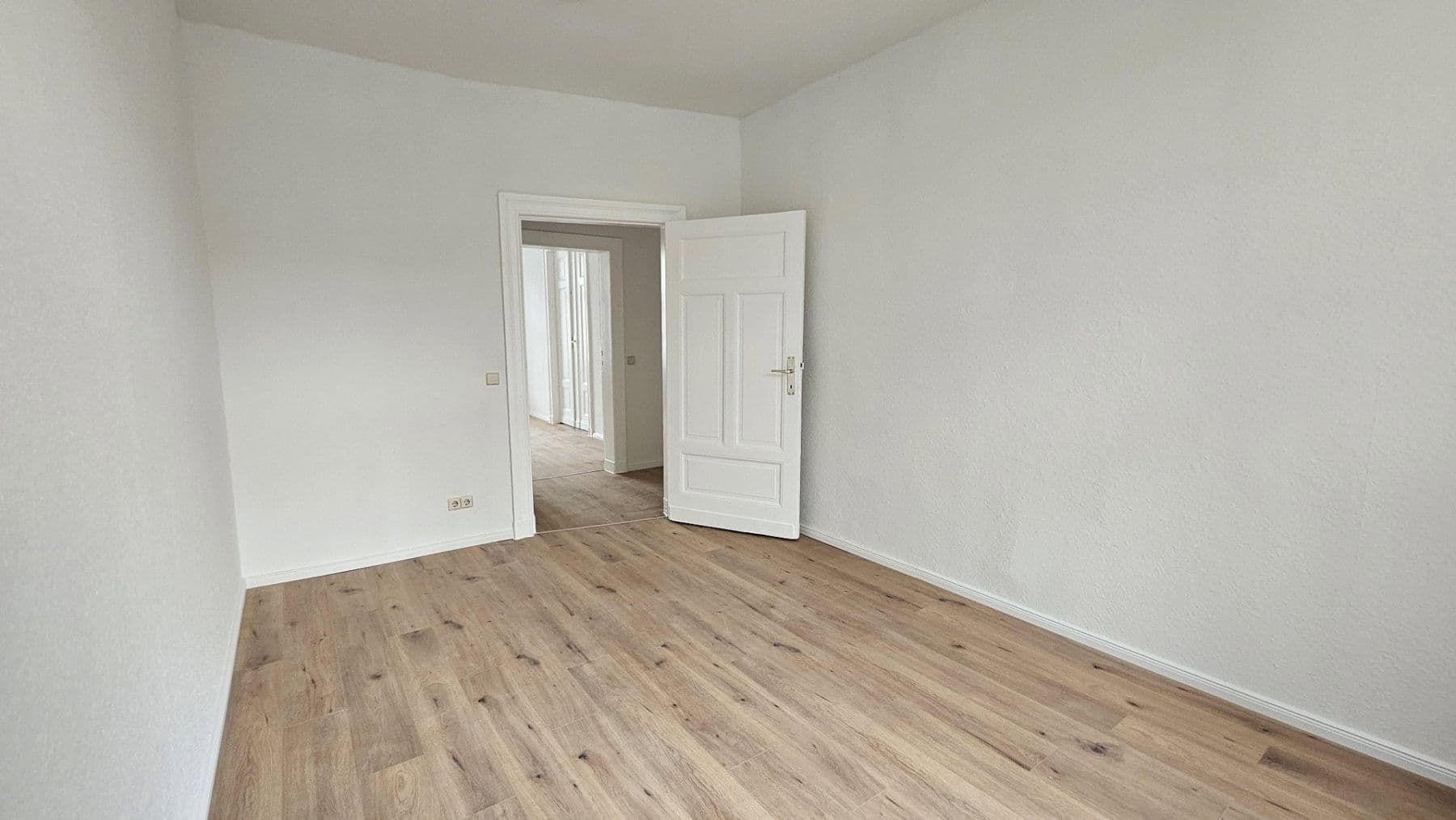 Prenájom bytu 3-izbový 92 m², Magdeburg, Sasko-Anhaltsko Prenájom bytu 3-izbový 92 m², Magdeburg, Sasko-Anhaltsko