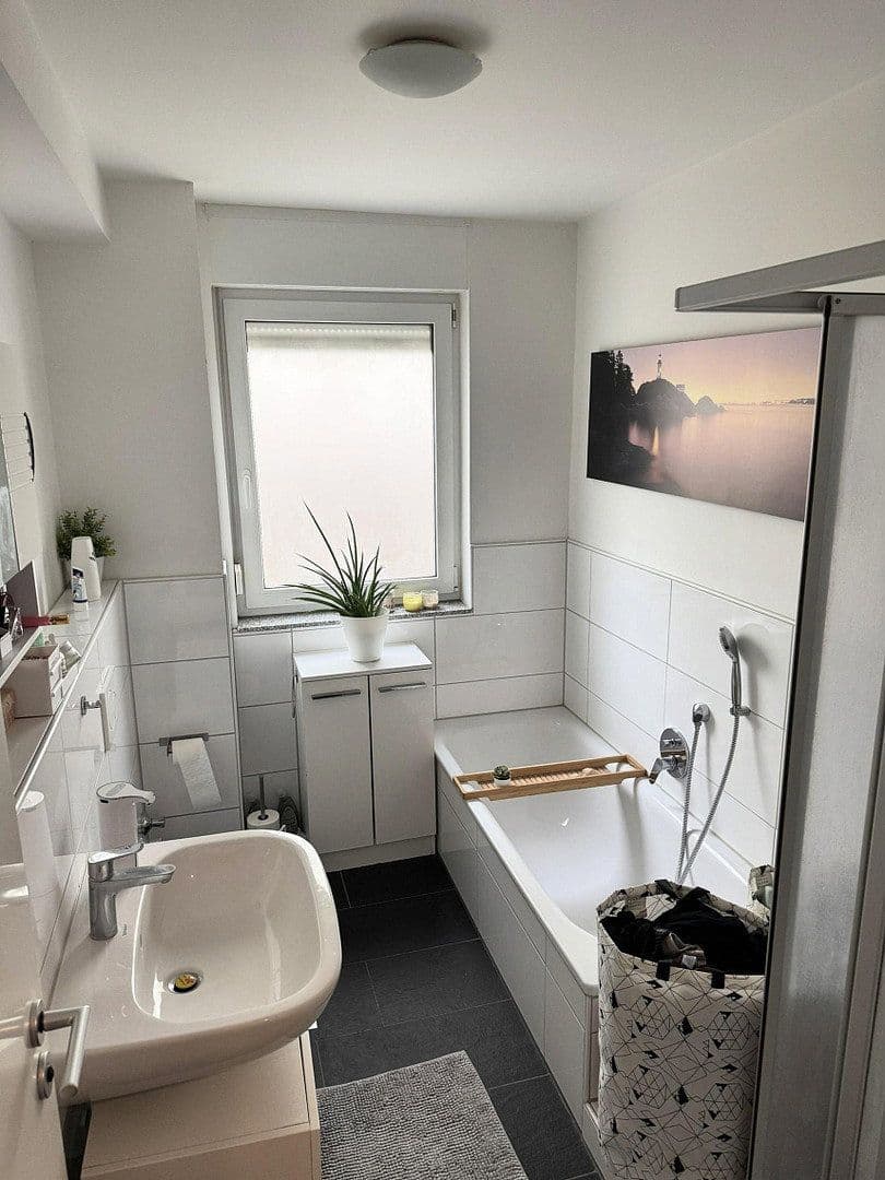 Prenájom bytu 3-izbový 80 m², Wienerstraße 123, Frankfurt am Main, Hesensko Prenájom bytu 3-izbový 80 m², Wienerstraße 123, Frankfurt am Main, Hesensko