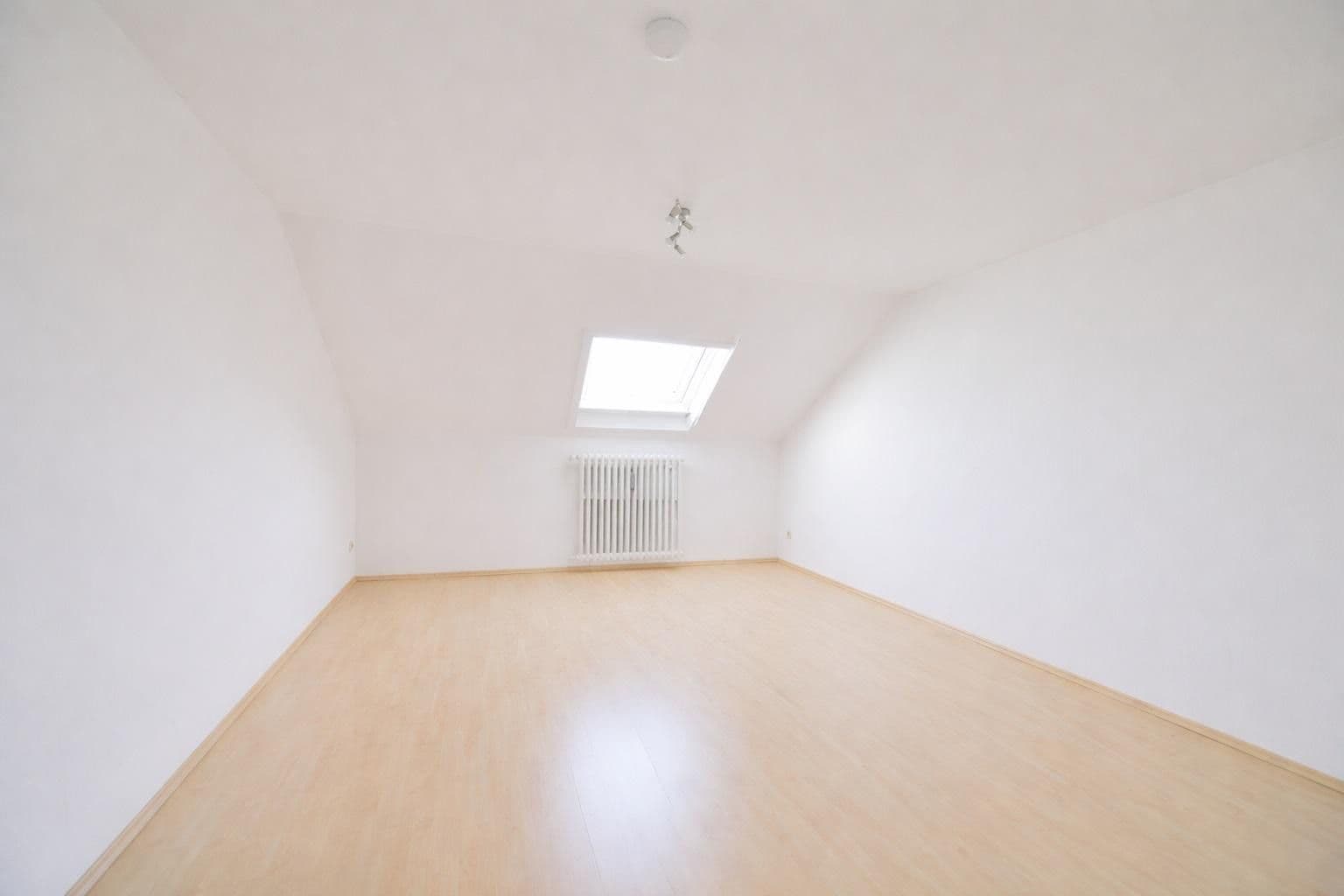 Predaj bytu 3-izbový 87 m², Würzburg, Bavorsko Predaj bytu 3-izbový 87 m², Würzburg, Bavorsko