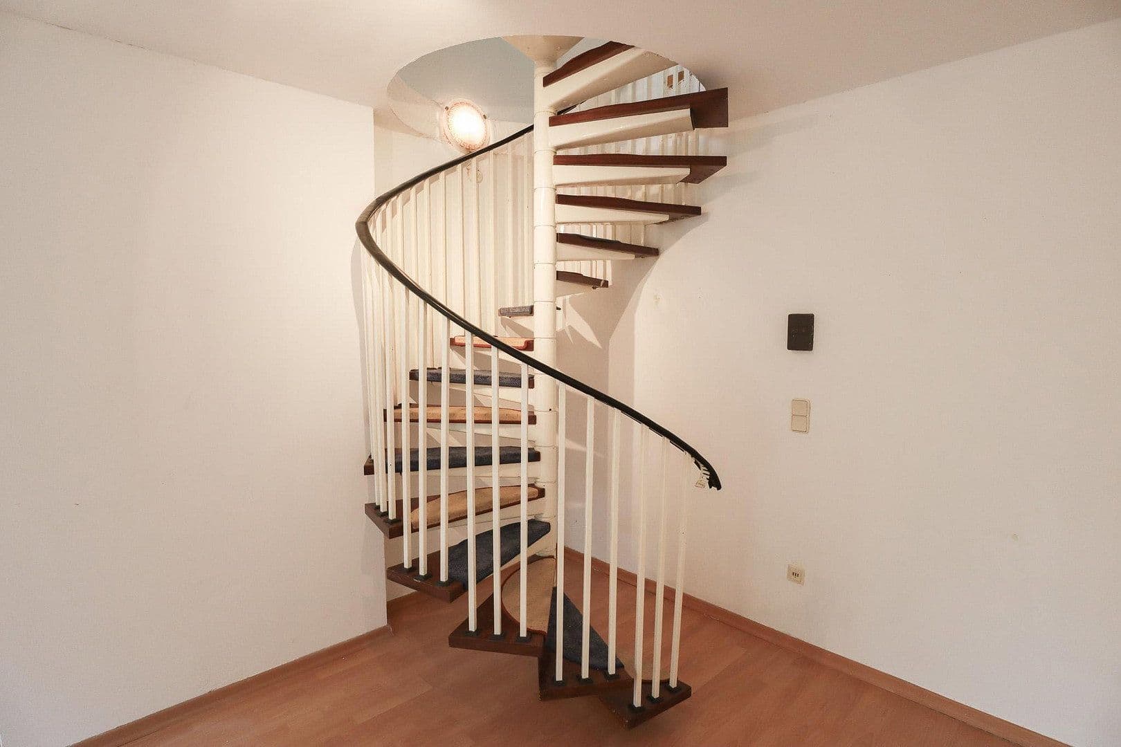 Prenájom bytu 2-izbový 69 m², Berlin, Berlín Prenájom bytu 2-izbový 69 m², Berlin, Berlín