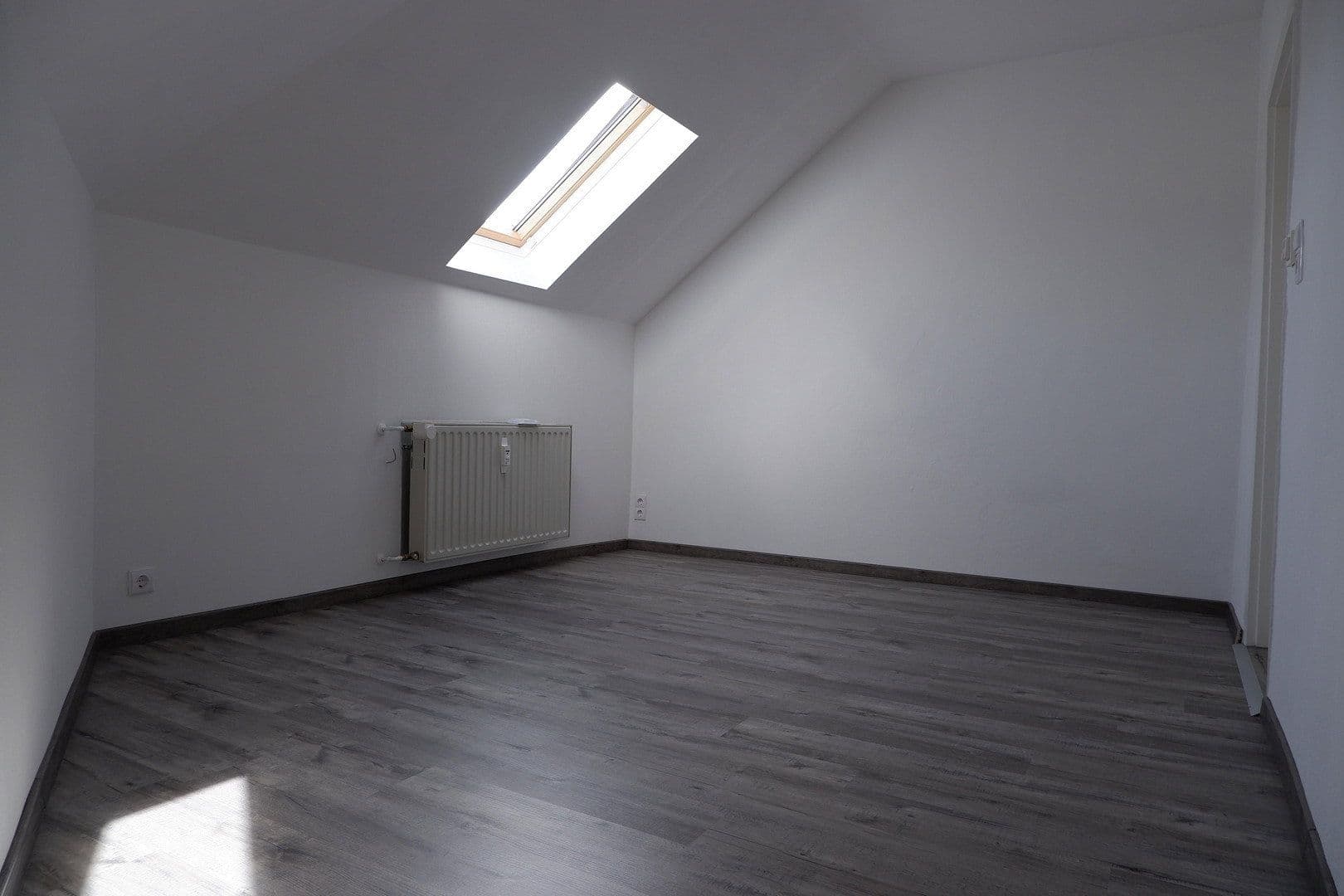 Prenájom bytu 4-izbový 105 m², Wilkau-Haßlau, Sasko Prenájom bytu 4-izbový 105 m², Wilkau-Haßlau, Sasko