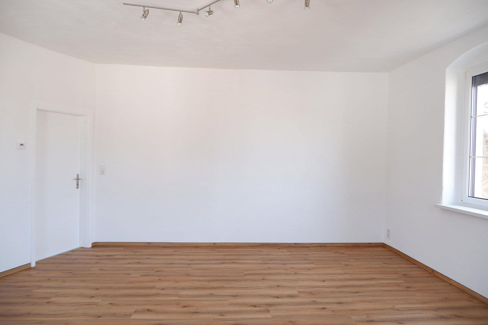 Prenájom bytu 4-izbový 105 m², Wilkau-Haßlau, Sasko Prenájom bytu 4-izbový 105 m², Wilkau-Haßlau, Sasko