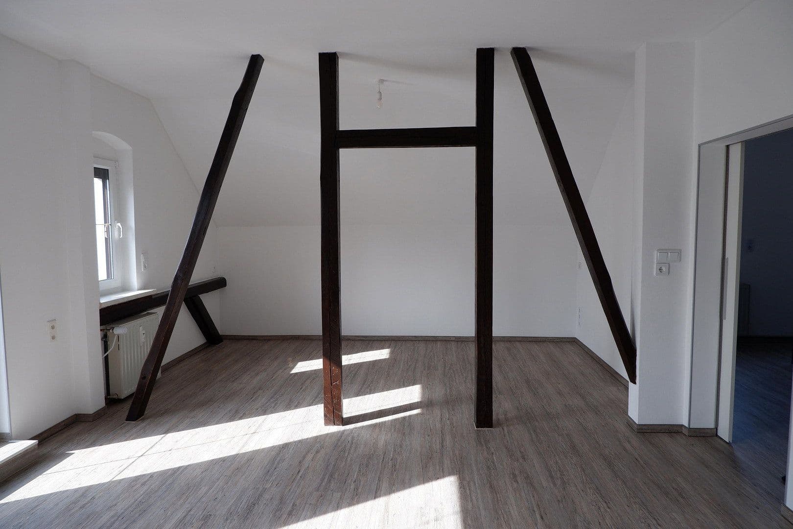 Prenájom bytu 4-izbový 105 m², Wilkau-Haßlau, Sasko Prenájom bytu 4-izbový 105 m², Wilkau-Haßlau, Sasko