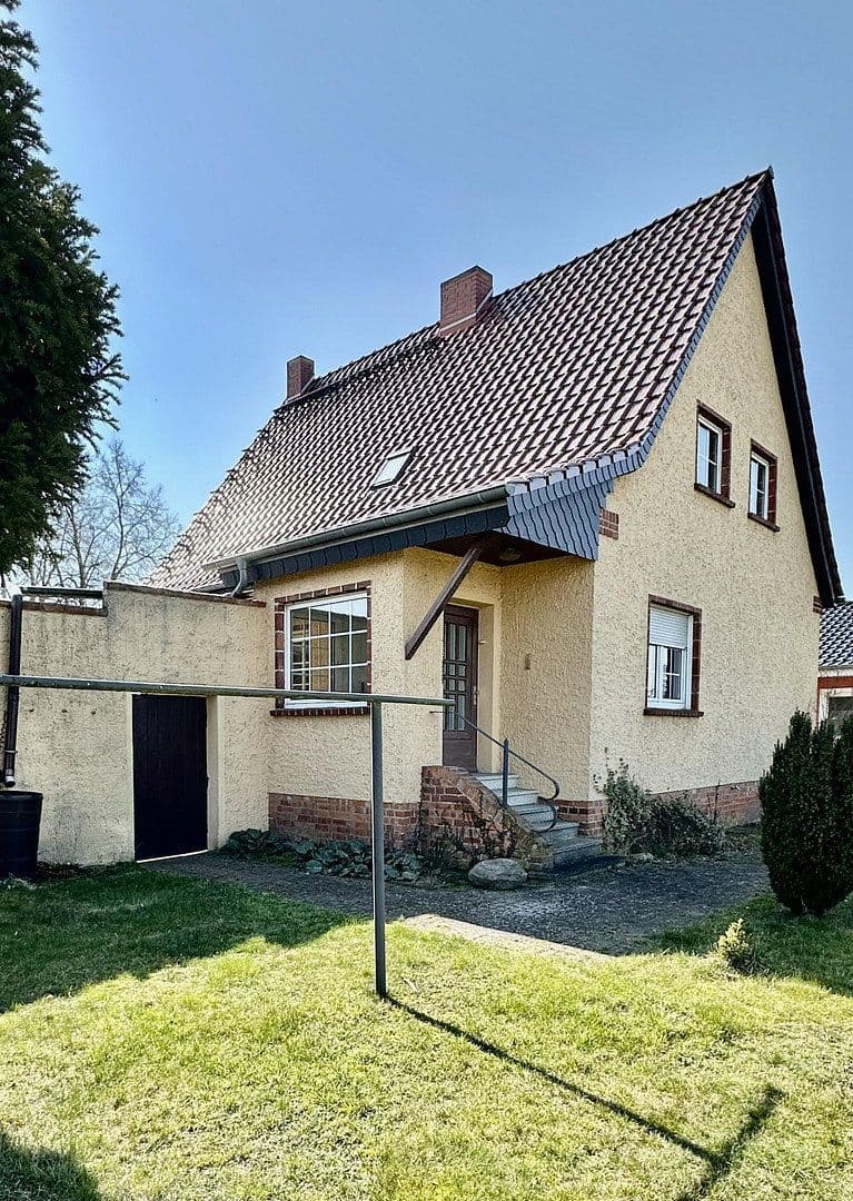 Predaj domu 132 m², pozemek 1.600 m², Predätzer Weg 2, Burg, Sasko-Anhaltsko Predaj domu 132 m², pozemek 1.600 m², Predätzer Weg 2, Burg, Sasko-Anhaltsko