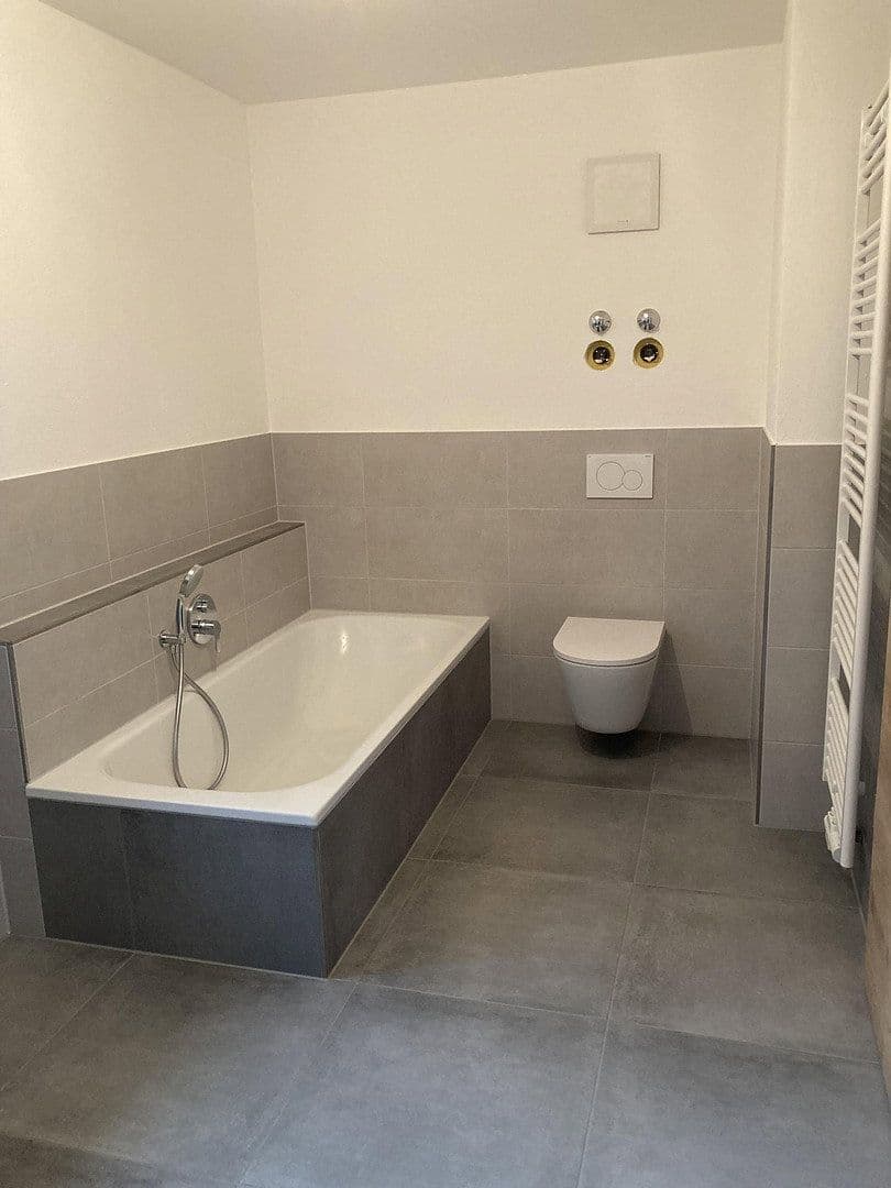 Prenájom bytu 3-izbový 96 m², Haag in Oberbayern, Bavorsko Prenájom bytu 3-izbový 96 m², Haag in Oberbayern, Bavorsko