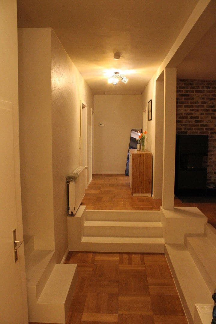 Prenájom bytu 4-izbový 109 m², Wuppertal, Severné Porýnie - Westfálsko Prenájom bytu 4-izbový 109 m², Wuppertal, Severné Porýnie - Westfálsko