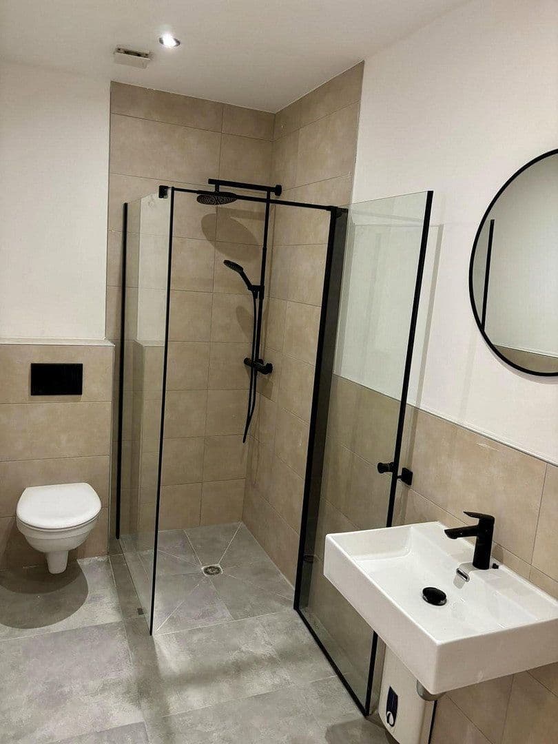 Prenájom bytu 1-izbový 45 m², Frankfurt am Main, Hesensko Prenájom bytu 1-izbový 45 m², Frankfurt am Main, Hesensko