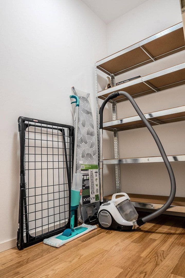 Prenájom bytu 2-izbový 64 m², Frankfurt am Main, Hesensko Prenájom bytu 2-izbový 64 m², Frankfurt am Main, Hesensko