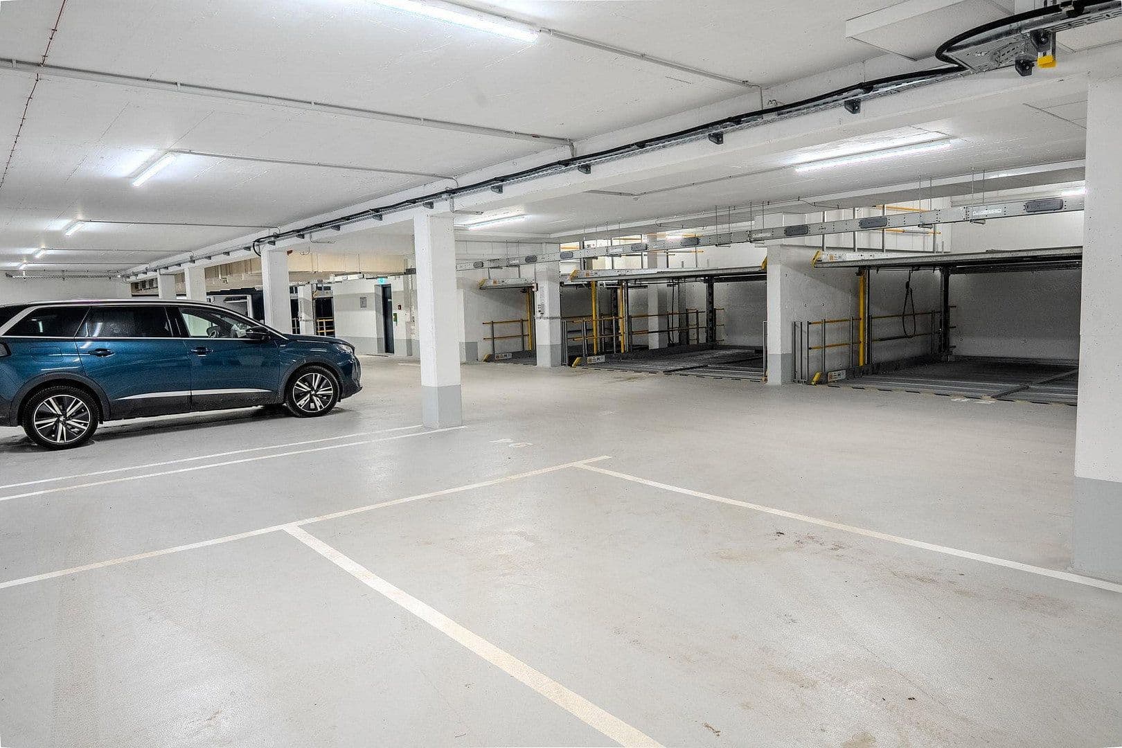 Prenájom bytu 2-izbový 64 m², Frankfurt am Main, Hesensko Prenájom bytu 2-izbový 64 m², Frankfurt am Main, Hesensko