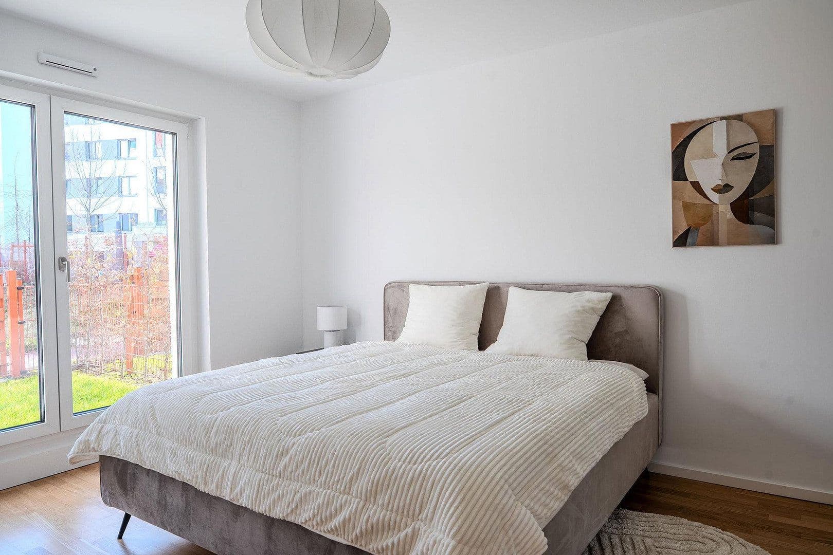 Prenájom bytu 2-izbový 64 m², Frankfurt am Main, Hesensko Prenájom bytu 2-izbový 64 m², Frankfurt am Main, Hesensko