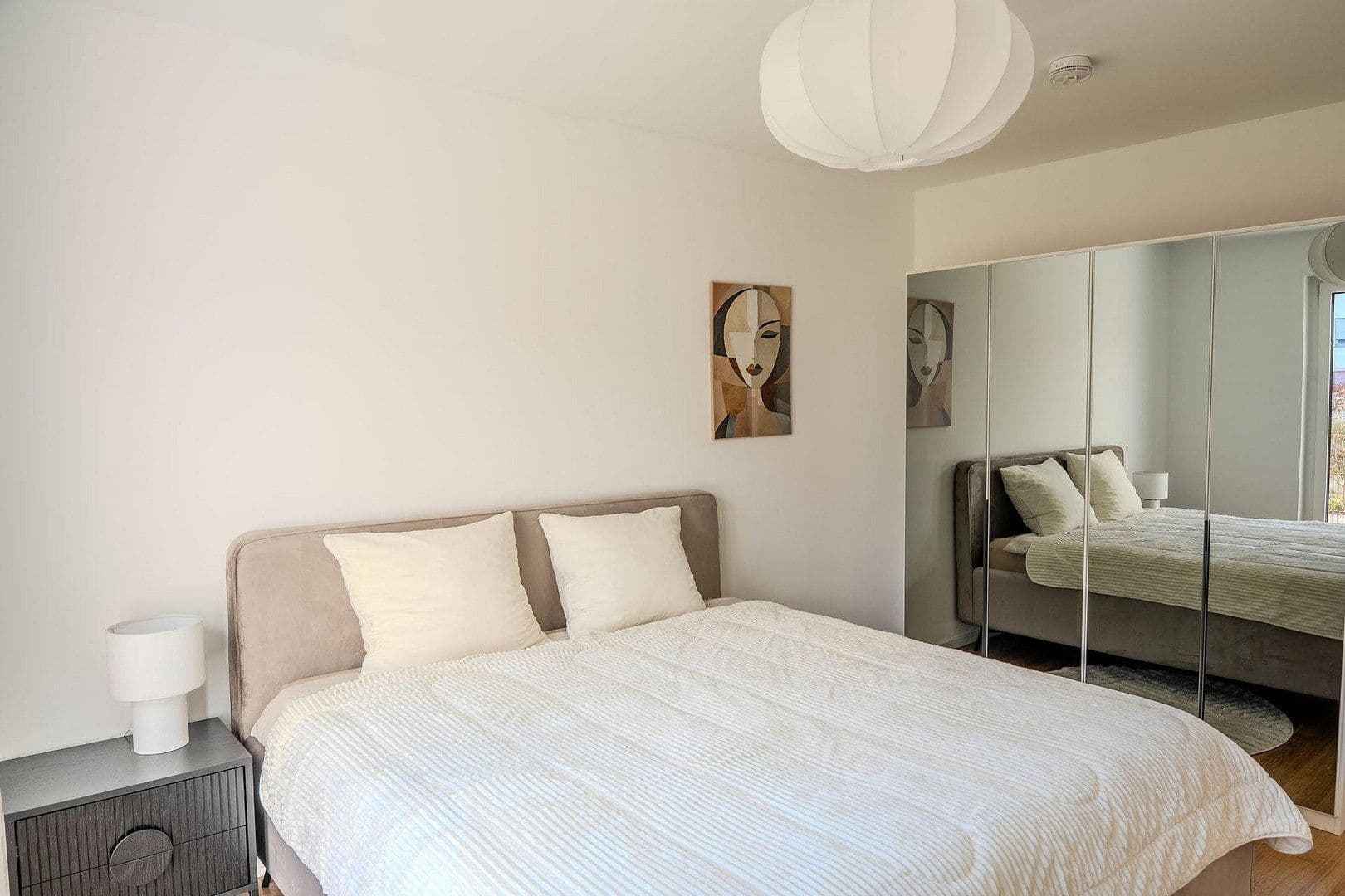 Prenájom bytu 2-izbový 64 m², Frankfurt am Main, Hesensko Prenájom bytu 2-izbový 64 m², Frankfurt am Main, Hesensko