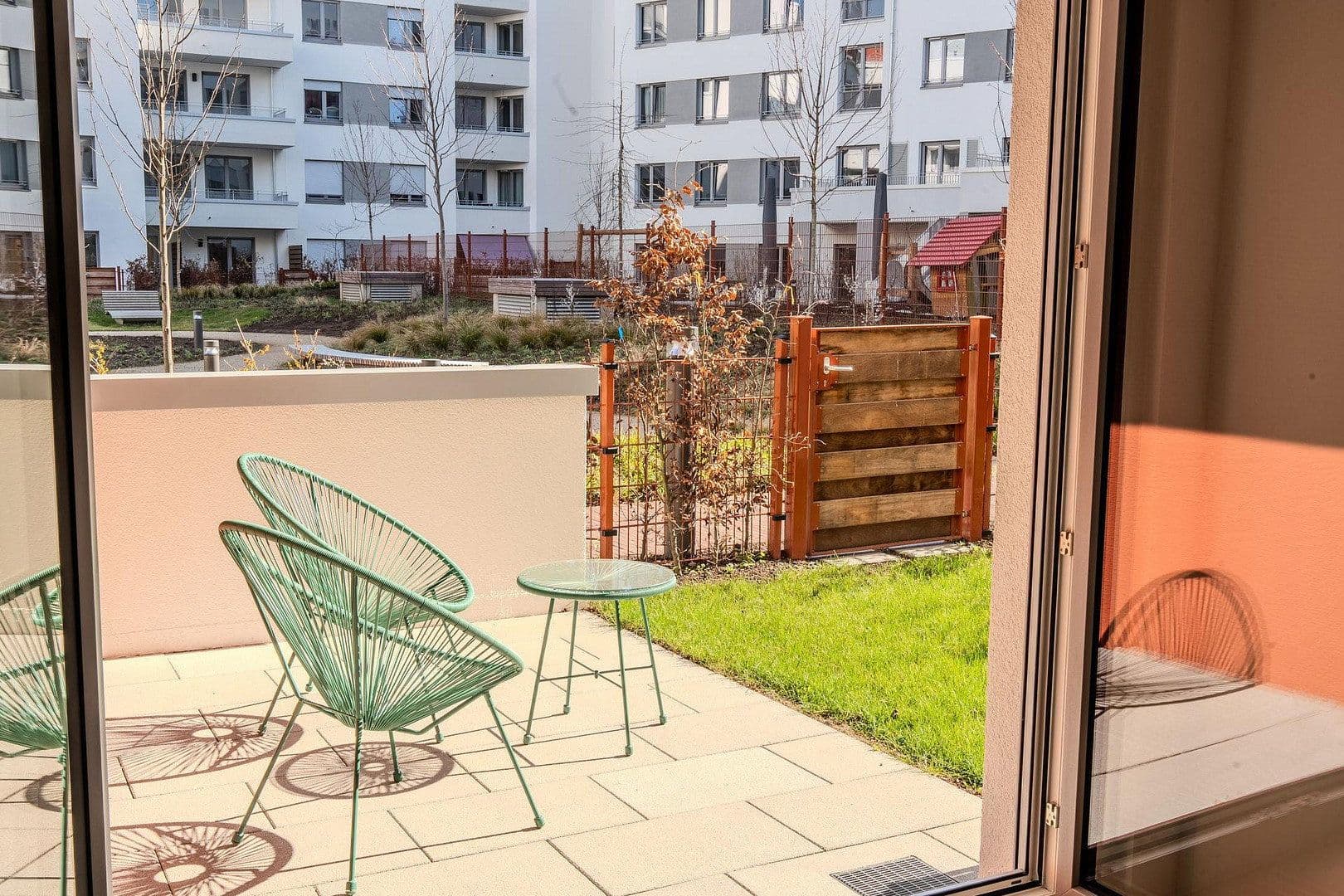 Prenájom bytu 2-izbový 64 m², Frankfurt am Main, Hesensko Prenájom bytu 2-izbový 64 m², Frankfurt am Main, Hesensko