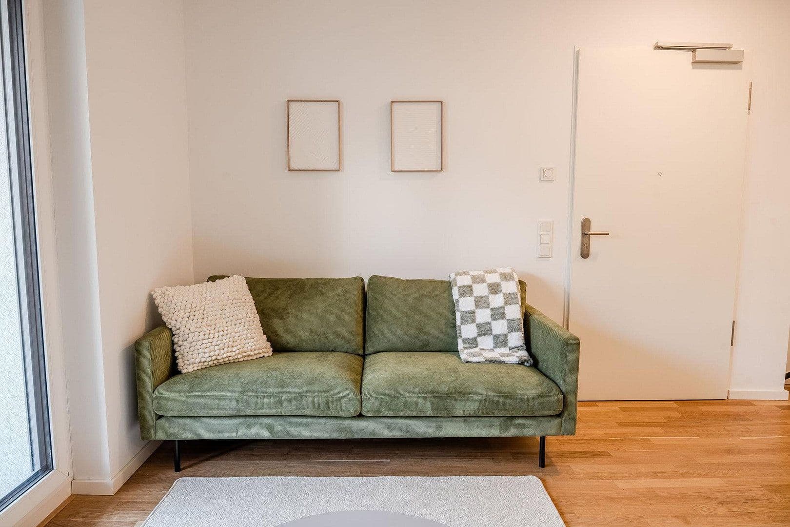 Prenájom bytu 3-izbový 66 m², Frankfurt am Main, Hesensko Prenájom bytu 3-izbový 66 m², Frankfurt am Main, Hesensko