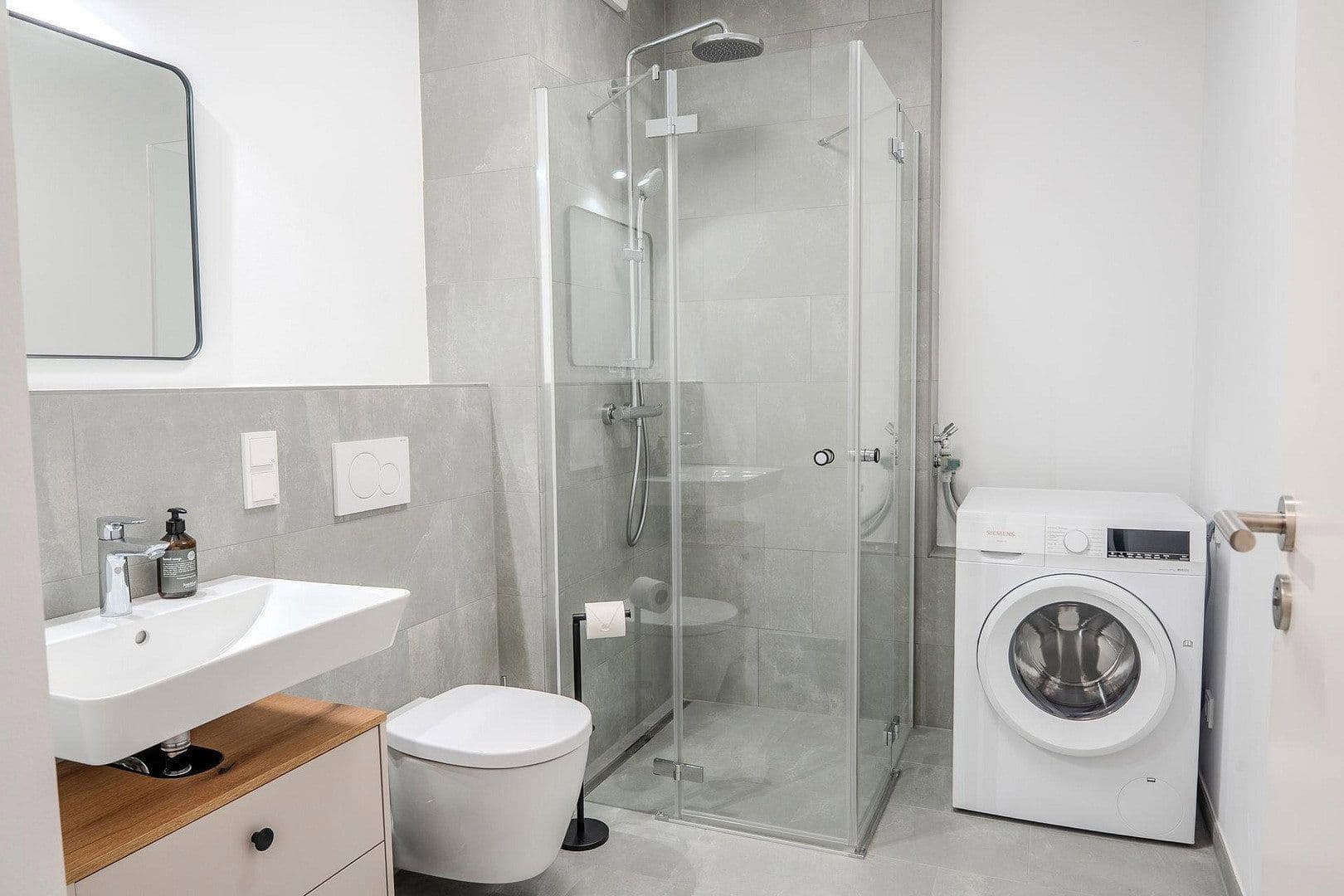 Prenájom bytu 3-izbový 66 m², Frankfurt am Main, Hesensko Prenájom bytu 3-izbový 66 m², Frankfurt am Main, Hesensko