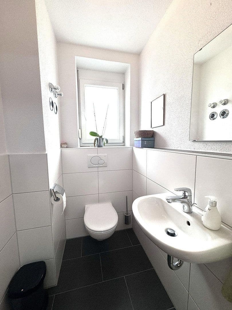 Prenájom bytu 3-izbový 95 m², Augsburg, Bavorsko Prenájom bytu 3-izbový 95 m², Augsburg, Bavorsko