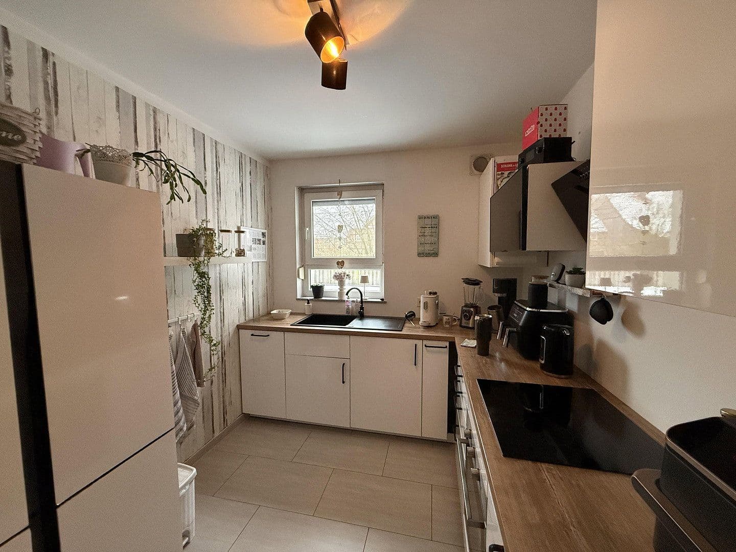 Prenájom bytu 4-izbový 110 m², Sassenburg, Dolné Sasko Prenájom bytu 4-izbový 110 m², Sassenburg, Dolné Sasko