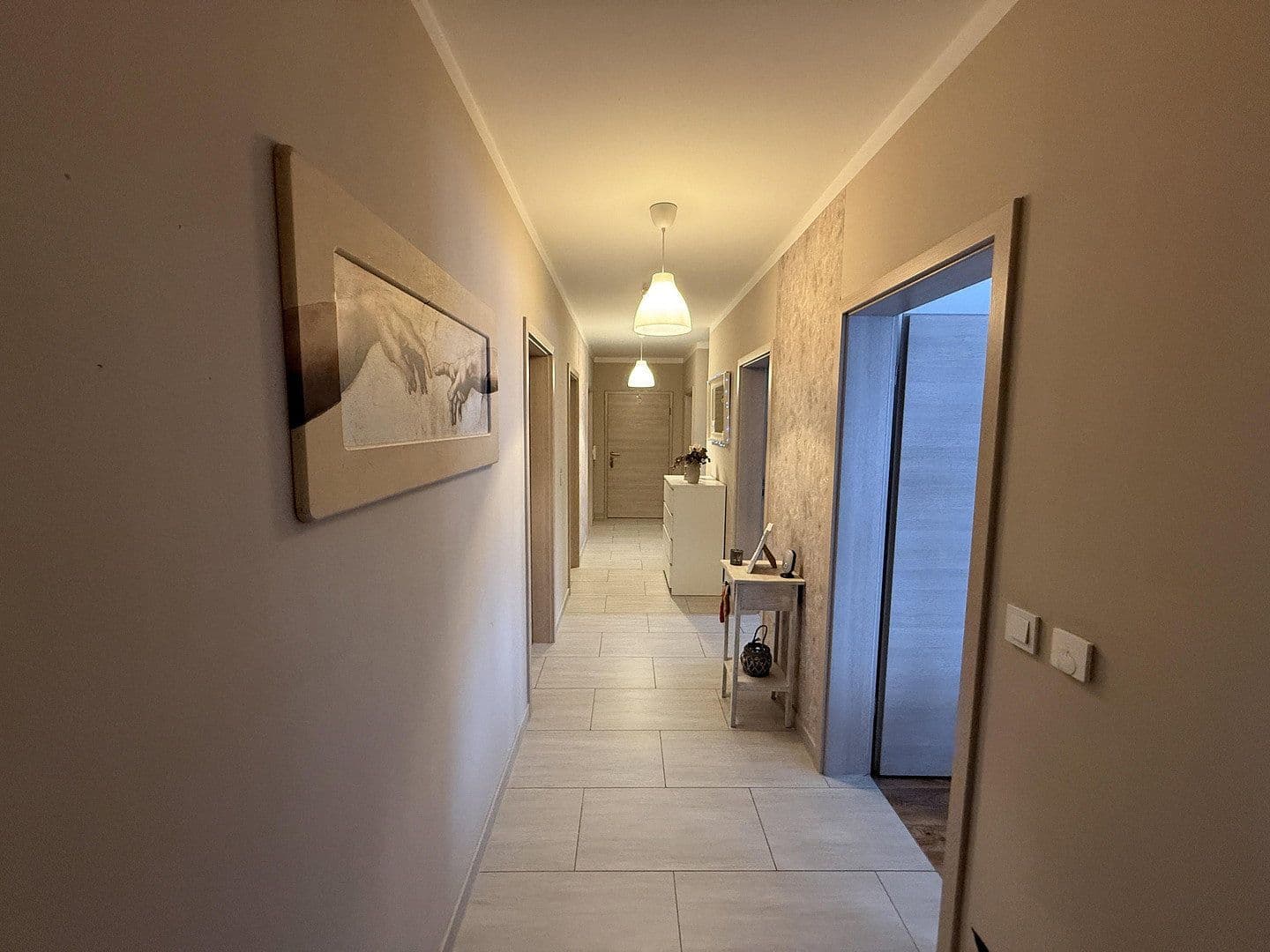 Prenájom bytu 4-izbový 110 m², Sassenburg, Dolné Sasko Prenájom bytu 4-izbový 110 m², Sassenburg, Dolné Sasko