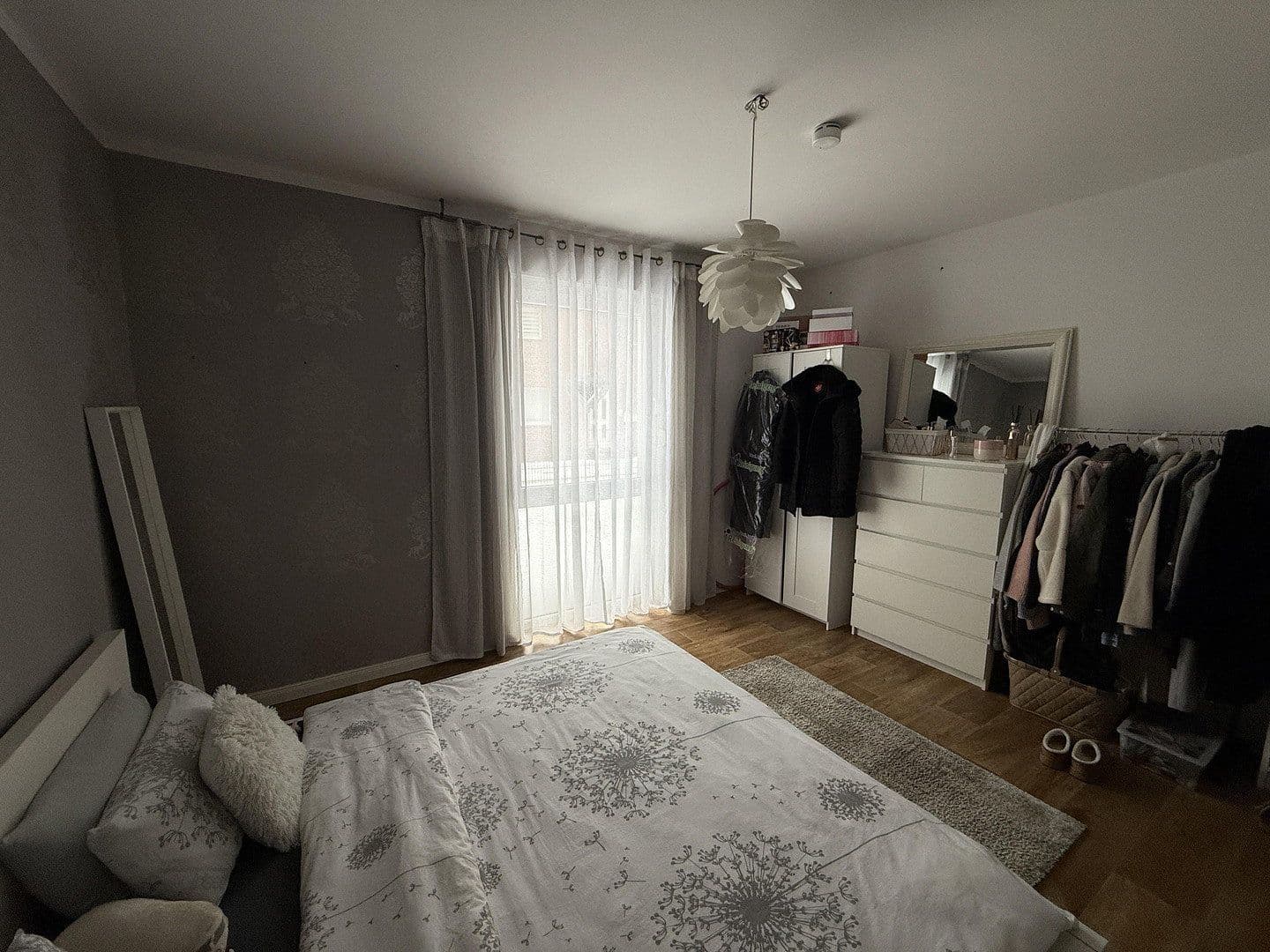 Prenájom bytu 4-izbový 110 m², Sassenburg, Dolné Sasko Prenájom bytu 4-izbový 110 m², Sassenburg, Dolné Sasko