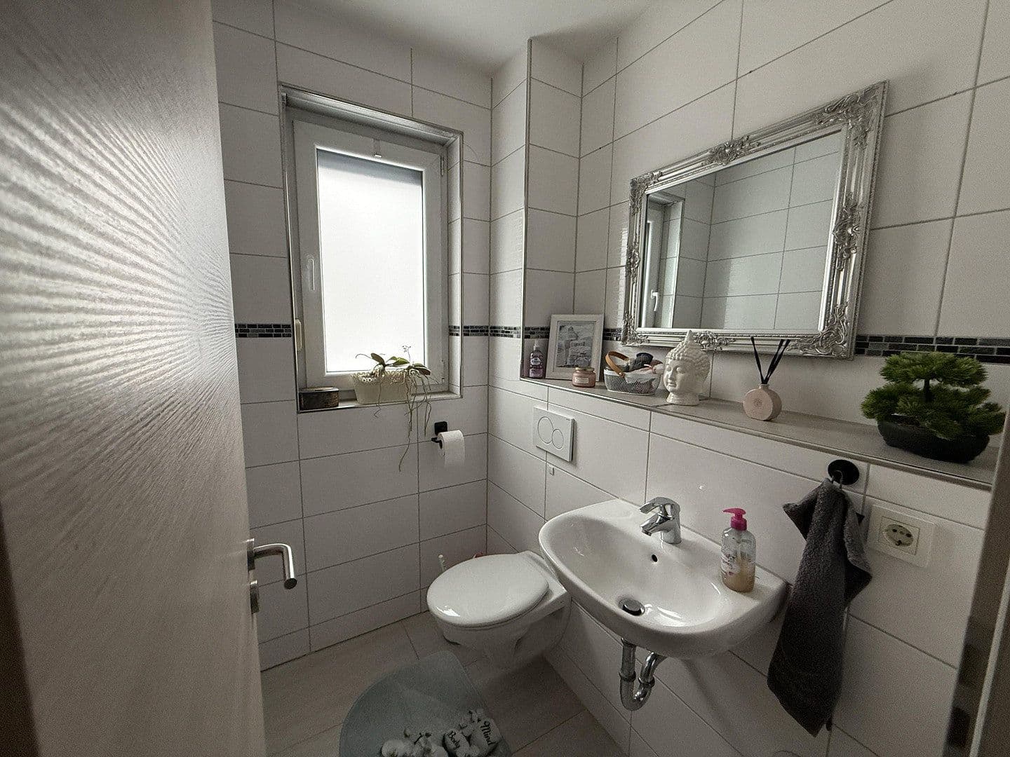 Prenájom bytu 4-izbový 110 m², Sassenburg, Dolné Sasko Prenájom bytu 4-izbový 110 m², Sassenburg, Dolné Sasko