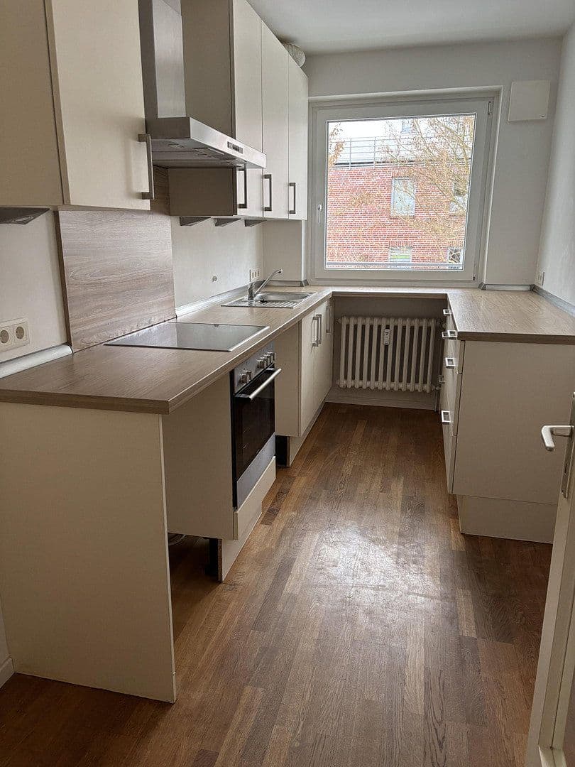 Prenájom bytu 4-izbový 87 m², Pinneberger Straße 55, Wedel, Šlezvicko-Holštajnsko Prenájom bytu 4-izbový 87 m², Pinneberger Straße 55, Wedel, Šlezvicko-Holštajnsko