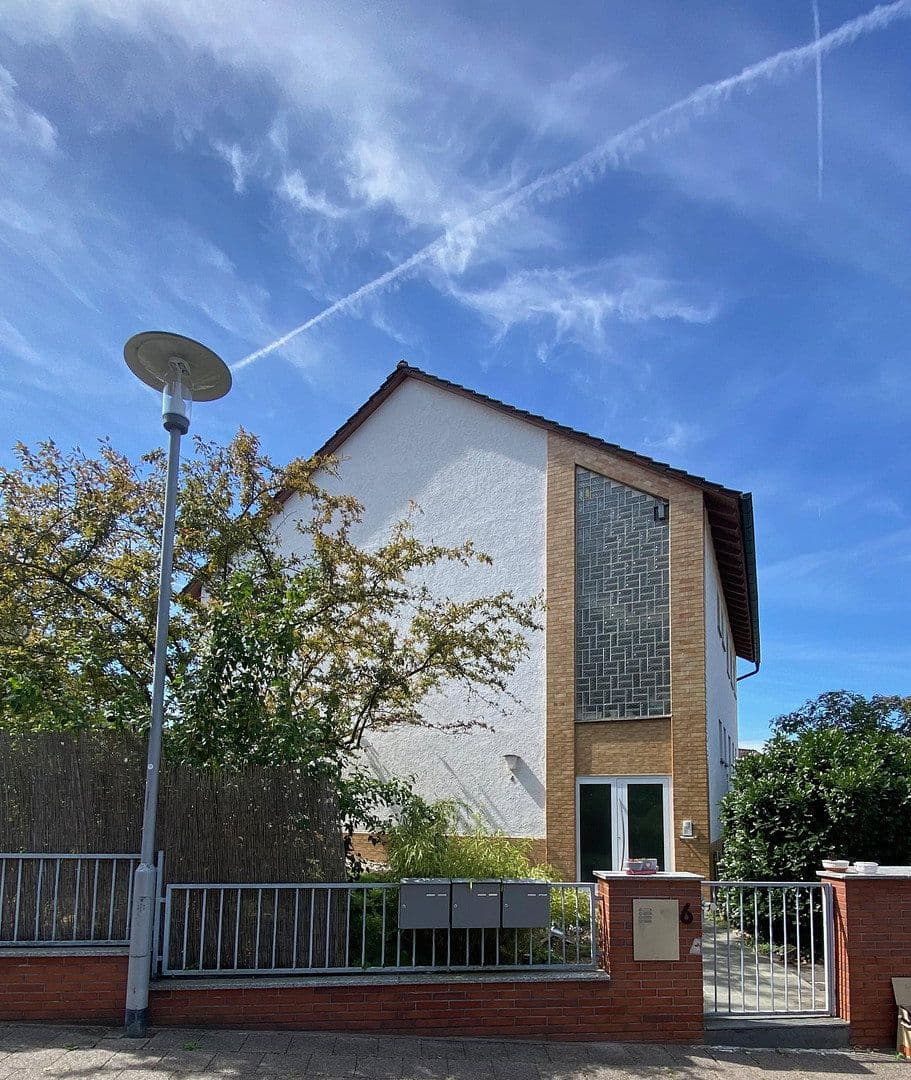 Predaj domu 298 m², pozemek 725 m², Elizabeth-Duncan-Weg 6, Darmstadt, Hesensko Predaj domu 298 m², pozemek 725 m², Elizabeth-Duncan-Weg 6, Darmstadt, Hesensko