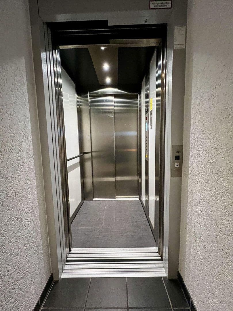 Prenájom bytu 2-izbový 59 m², Luisenstraße 28, Wuppertal, Severné Porýnie - Westfálsko Prenájom bytu 2-izbový 59 m², Luisenstraße 28, Wuppertal, Severné Porýnie - Westfálsko