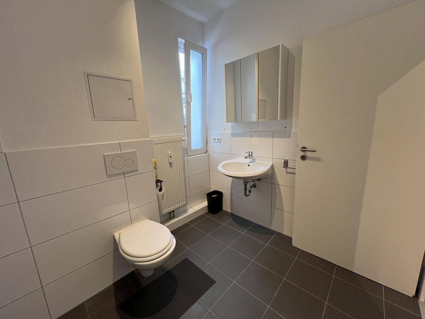 Prenájom bytu 2-izbový 59 m², Luisenstraße 28, Wuppertal, Severné Porýnie - Westfálsko Prenájom bytu 2-izbový 59 m², Luisenstraße 28, Wuppertal, Severné Porýnie - Westfálsko