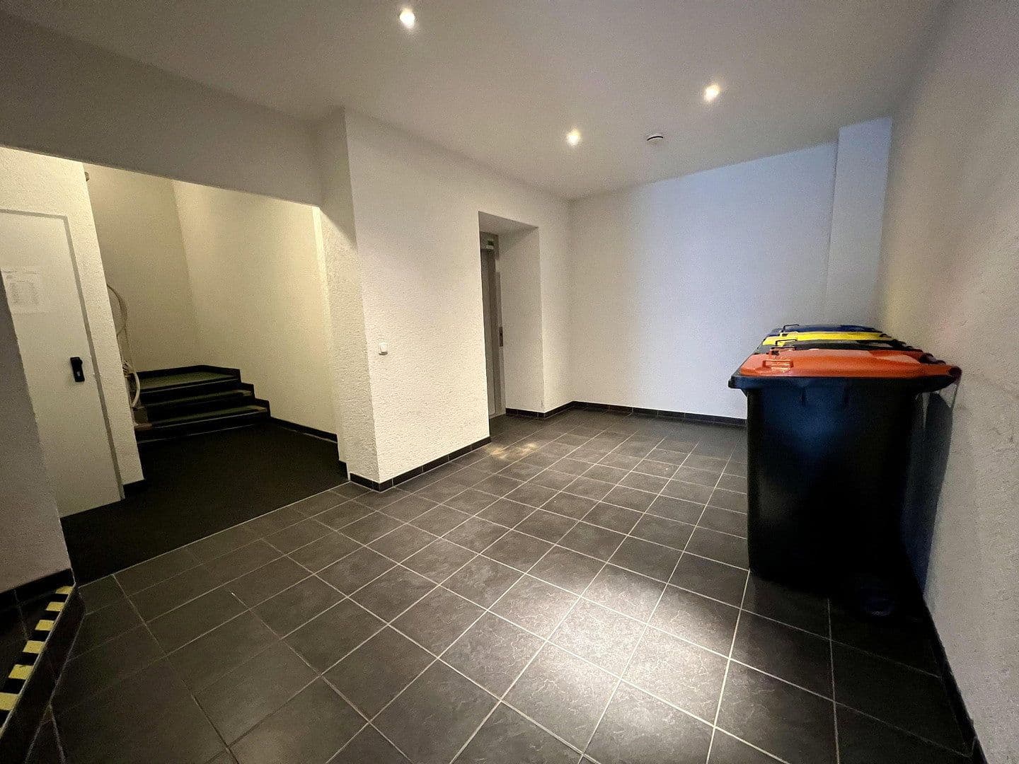 Prenájom bytu 2-izbový 59 m², Luisenstraße 28, Wuppertal, Severné Porýnie - Westfálsko Prenájom bytu 2-izbový 59 m², Luisenstraße 28, Wuppertal, Severné Porýnie - Westfálsko