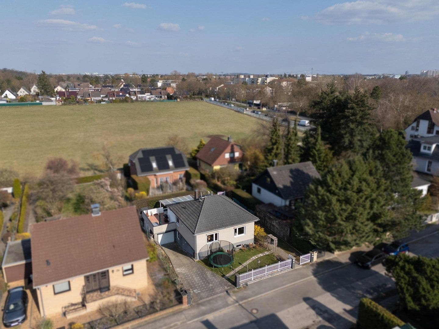 Predaj domu 88 m², pozemek 399 m², Am Espenpfuhl 77, 12355 Berlin, Berlin, Berlín Predaj domu 88 m², pozemek 399 m², Am Espenpfuhl 77, 12355 Berlin, Berlin, Berlín