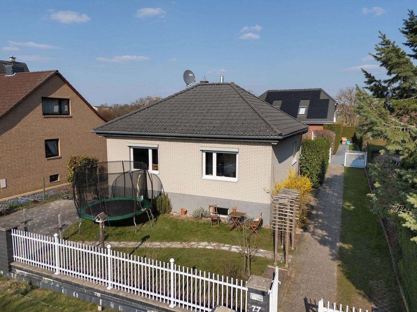 Predaj domu 88 m², pozemek 399 m², Am Espenpfuhl 77, 12355 Berlin, Berlin, Berlín Predaj domu 88 m², pozemek 399 m², Am Espenpfuhl 77, 12355 Berlin, Berlin, Berlín