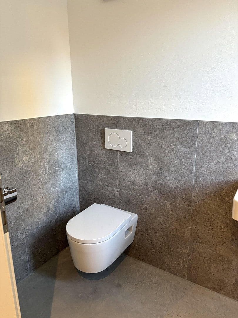 Prenájom domu 133 m², pozemek 250 m², Raubling, Bavorsko Prenájom domu 133 m², pozemek 250 m², Raubling, Bavorsko