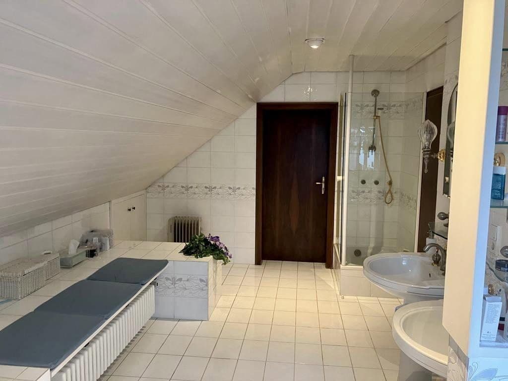 Predaj domu 330 m², pozemek 1.066 m², Riedstadt, Hesensko Predaj domu 330 m², pozemek 1.066 m², Riedstadt, Hesensko