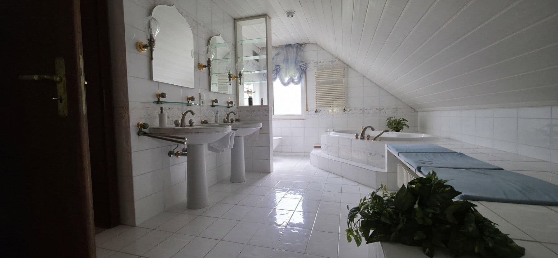 Predaj domu 330 m², pozemek 1.066 m², Riedstadt, Hesensko Predaj domu 330 m², pozemek 1.066 m², Riedstadt, Hesensko