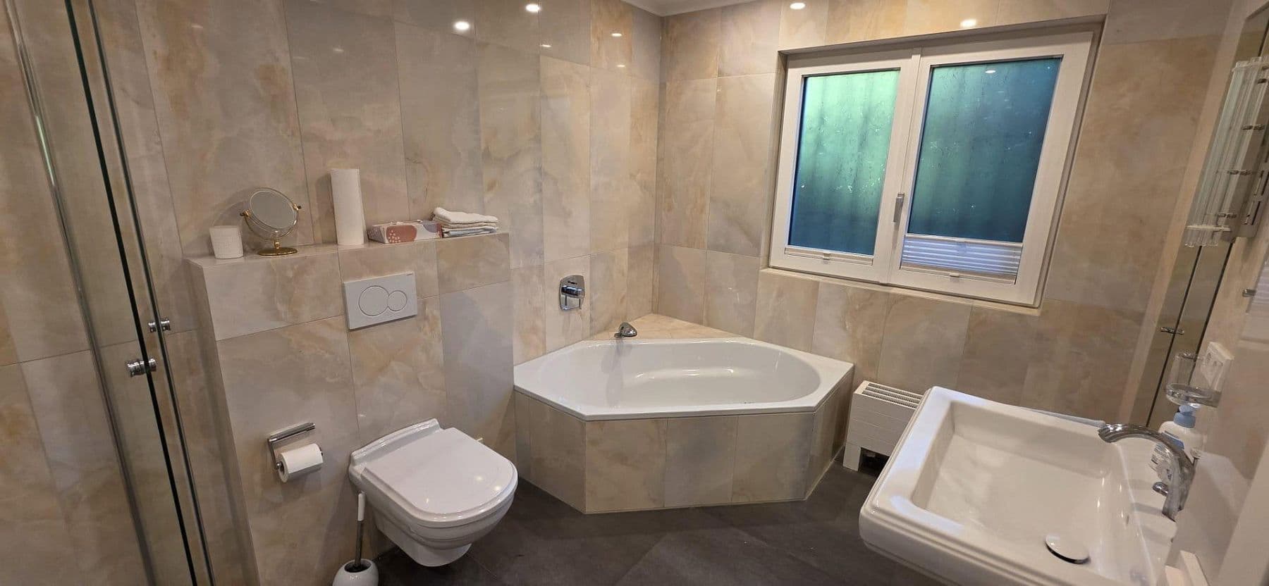 Predaj domu 330 m², pozemek 1.066 m², Riedstadt, Hesensko Predaj domu 330 m², pozemek 1.066 m², Riedstadt, Hesensko