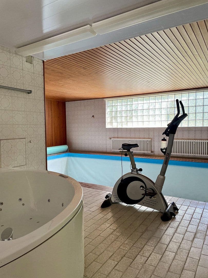 Predaj domu 330 m², pozemek 1.066 m², Riedstadt, Hesensko Predaj domu 330 m², pozemek 1.066 m², Riedstadt, Hesensko