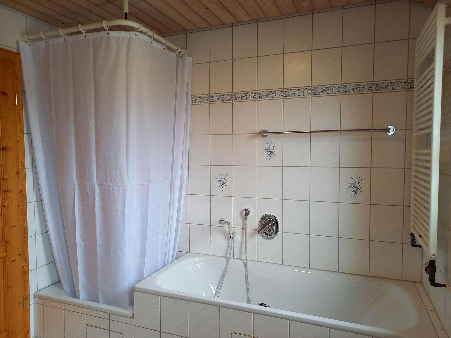 Predaj domu 195 m², pozemek 670 m², Leinzell, Bádensko-Wurttembersko Predaj domu 195 m², pozemek 670 m², Leinzell, Bádensko-Wurttembersko