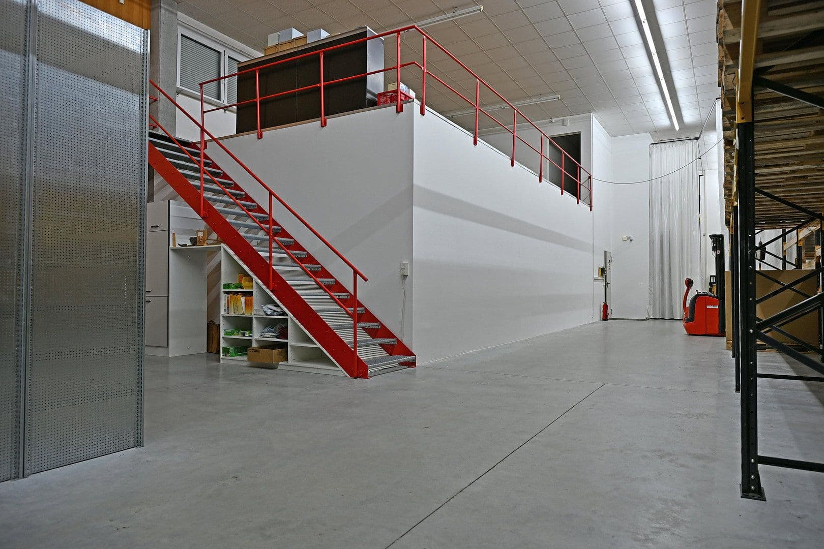 Predaj nebytového priestoru 5.000 m², Bad Säckingen, Bádensko-Wurttembersko Predaj nebytového priestoru 5.000 m², Bad Säckingen, Bádensko-Wurttembersko