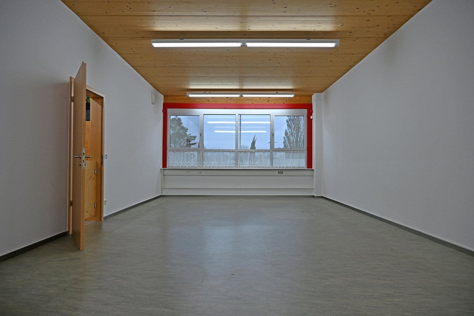 Predaj nebytového priestoru 5.000 m², Bad Säckingen, Bádensko-Wurttembersko Predaj nebytového priestoru 5.000 m², Bad Säckingen, Bádensko-Wurttembersko