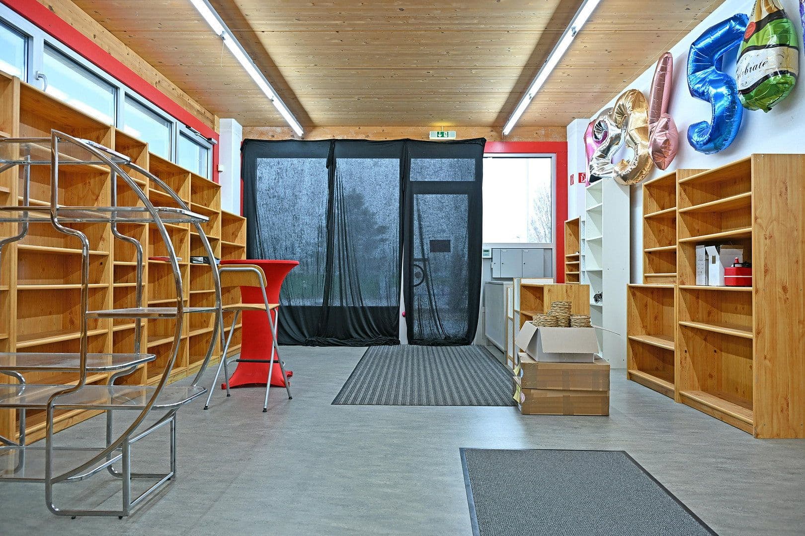 Predaj nebytového priestoru 5.000 m², Bad Säckingen, Bádensko-Wurttembersko Predaj nebytového priestoru 5.000 m², Bad Säckingen, Bádensko-Wurttembersko